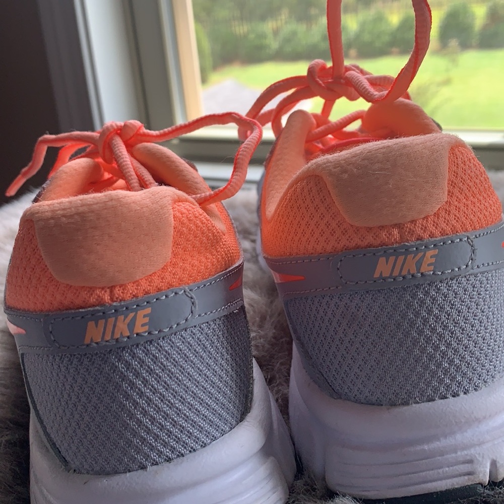 Nike - Picture 6 of 7